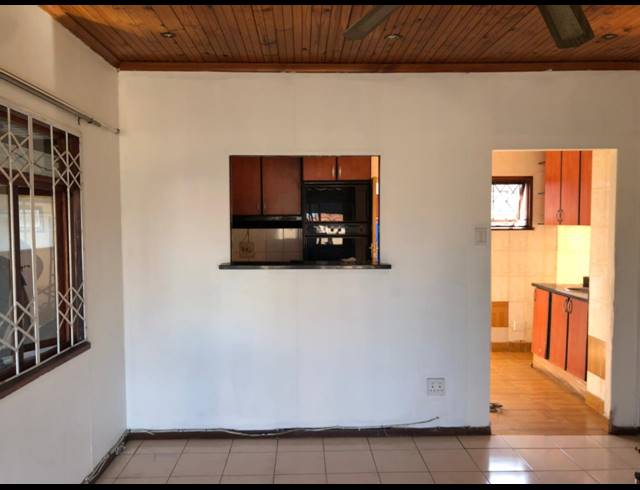 3 BEDROOM FREEHOLD RENTED IN SYDENHAM
